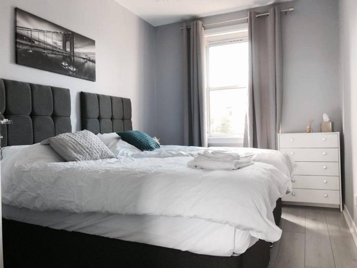 Captivating 2-Bed Apartment In كيركالدي المظهر الخارجي الصورة